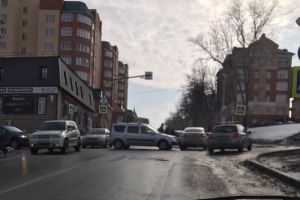 «Любитель проскочить не проскочил». В центре Пензы «ВАЗ» влетел в иномарку