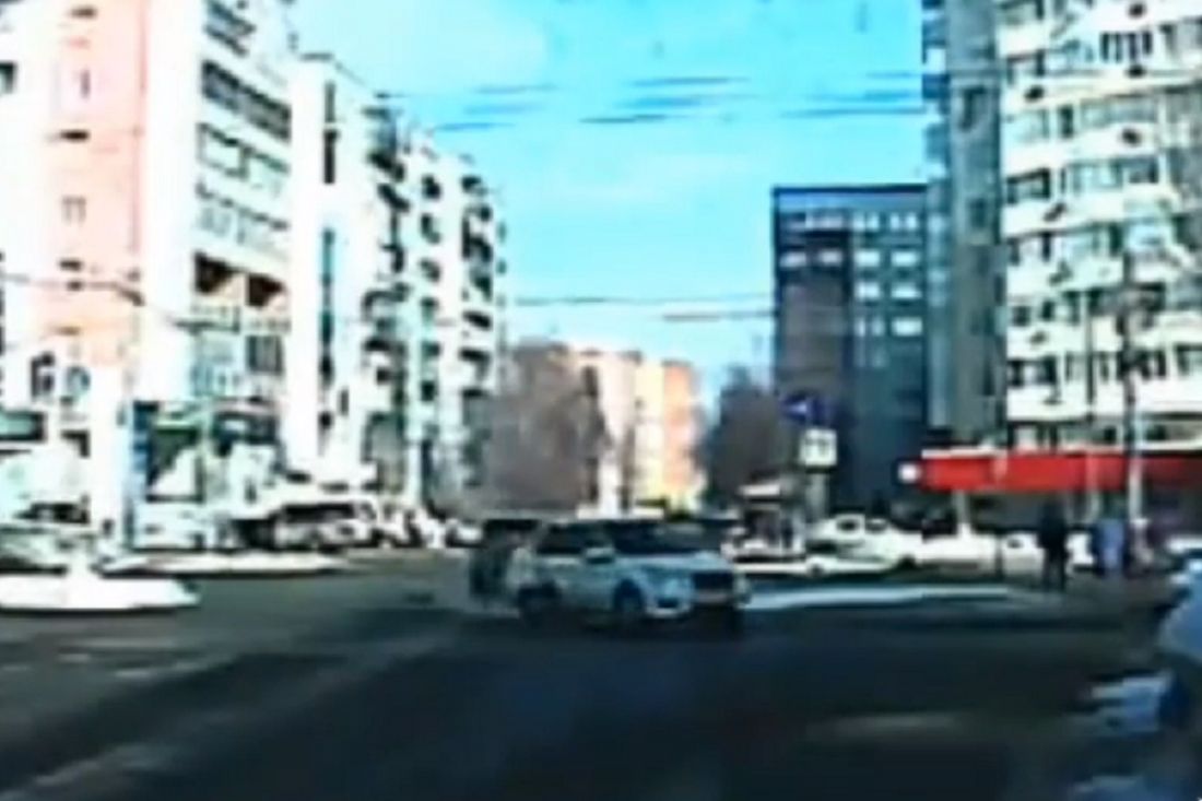 «Заблудился». Пензенец выложил в Сеть видео злостного нарушения ПДД в центре города