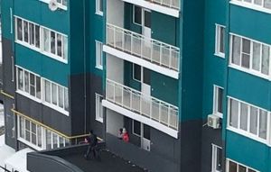 Под Пензой дети прыгали с крыши, рискуя сломать позвоночник. Фото
