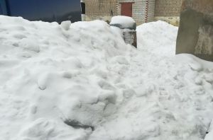 В Кузнецке Пензенской области коммунальщики завалили снегом тротуар