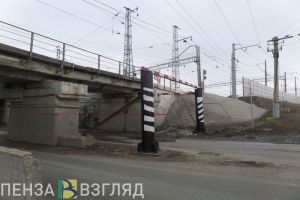 «Фура нырнула в туннель». Застрявший большегруз спровоцировал пробку в Пензе