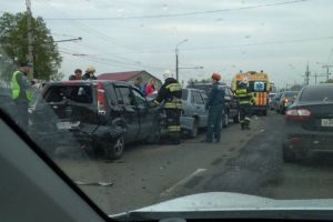 На видео попал момент жесткой массовой аварии в районе Арбековского путепровода в Пензе