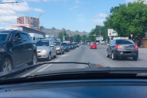 Утреннее ДТП парализовало движение по улице Луначарского в Пензе