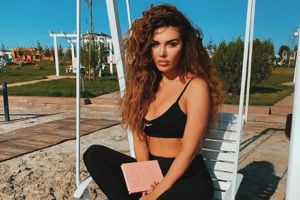 «Пышечка» Анна Седокова утолила голод поклонников новым фото