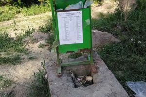В Пензе расписание движения автобуса разместили на урне с мусором. Фото