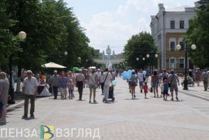 Двойной праздник в Пензе, девочка выпала из окна, горят иномарки – новости Пензы и области за 12 июня