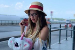 «Ты там обжималась с бывшим». Ольга Бузова заинтриговала поклонников вопросом «Ждешь меня?»