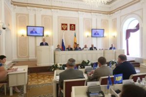 Пензенских выпускников придут поздравить депутаты Законодательного собрания