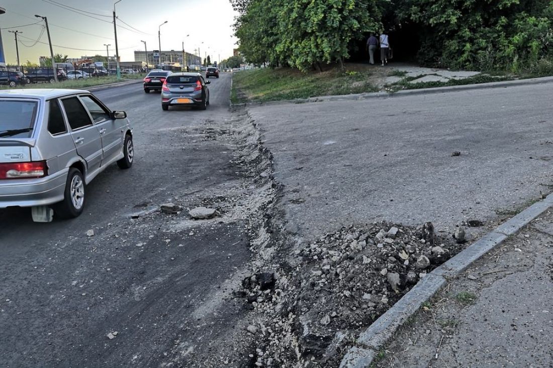 «Водители портят машины». На дороге в Пензе из-за ремонта возник опасный перепад. Видео