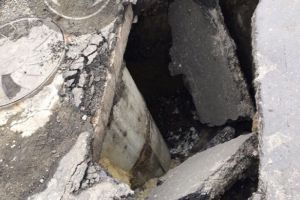 На улице Суворова в Пензе провалился асфальт