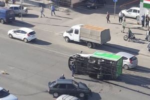 В Пензе на улице Суворова перевернулась «ГАЗель»