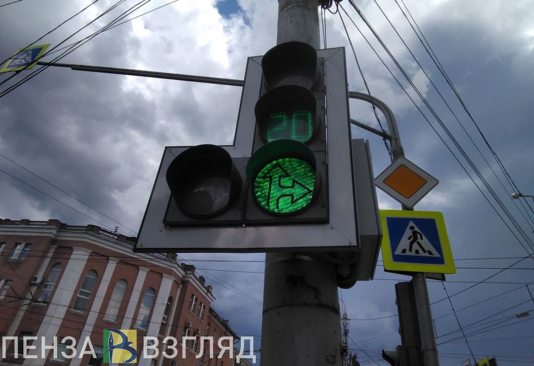В Пензе девушку и парня сбили из-за неработающего ночью светофора