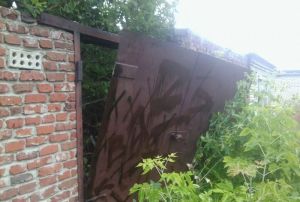 В Пензенской области воры не смогли унести спиленные ими ворота
