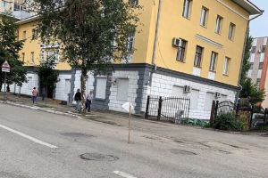 На проезжей части в центре Пензы начал проваливаться асфальт