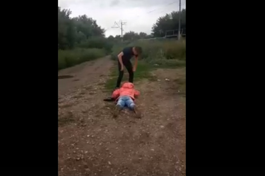 «Решили проучить». В Пензенской области девочку избивали на камеру