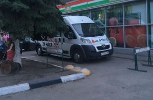 На месте скандального ларька на Западной поляне в Пензе появилась шаурма «на колесах»