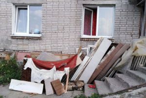 На улице Ломоносова в Пензе жилец устроил соседям мусорный ад
