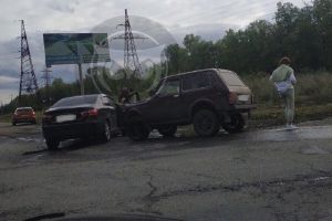 Под Пензой «Нива» врезалась в легковушку
