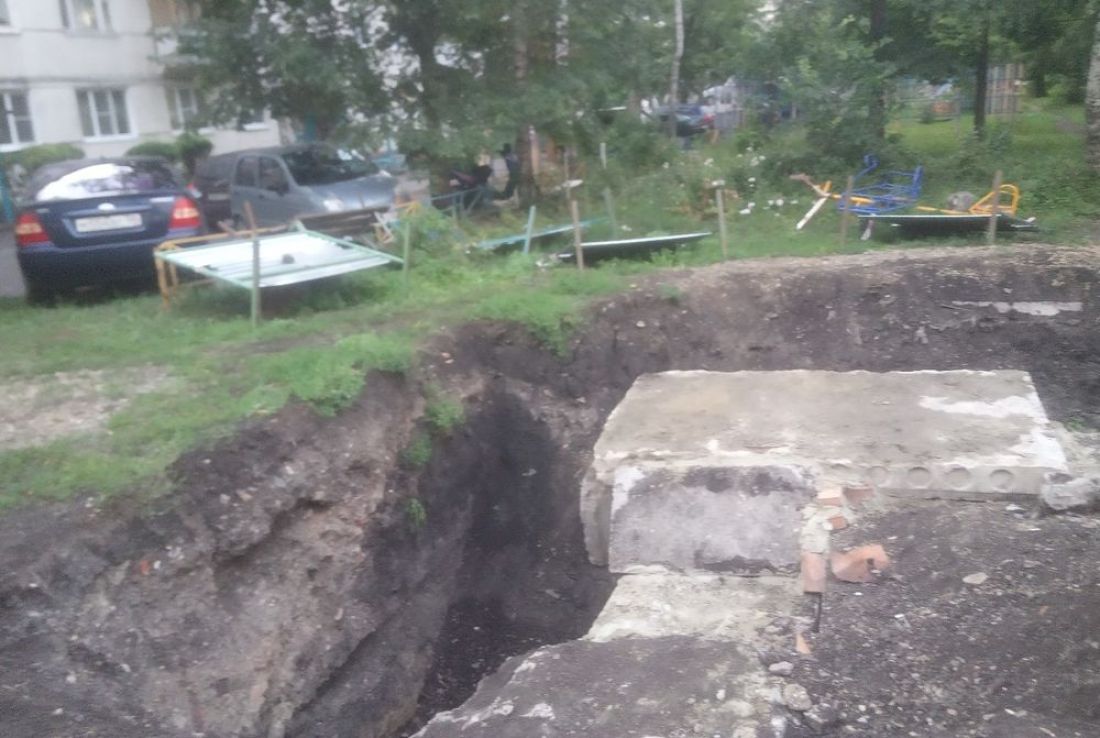 В центре Пензы коммунальщики устроили опасные «окопы» и траншеи