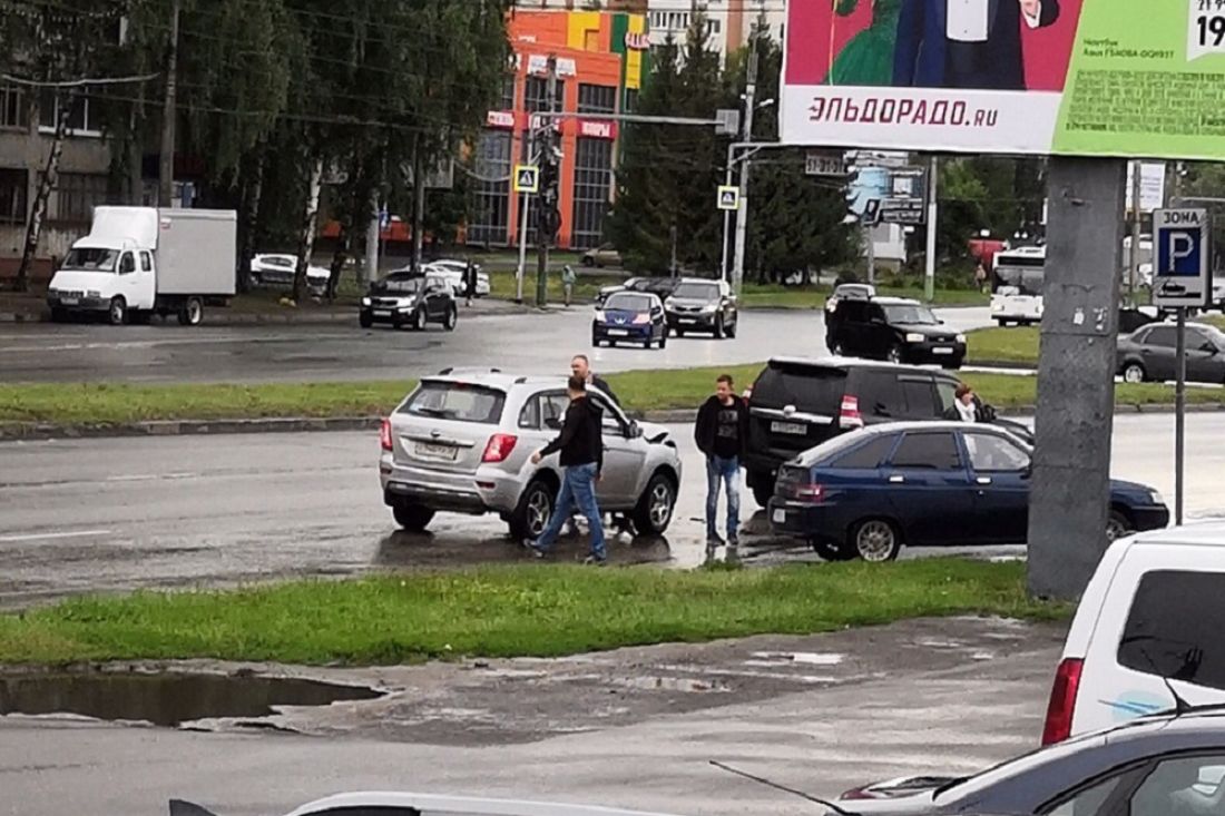 В пензенском районе Арбеково кроссовер влетел во внедорожник