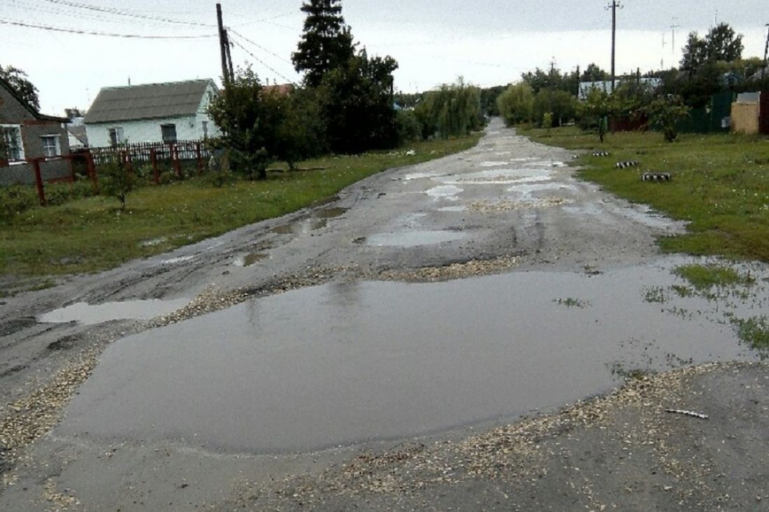 «Куча щебня на поселок». В соцсетях пожаловались на дороги в пензенской глубинке