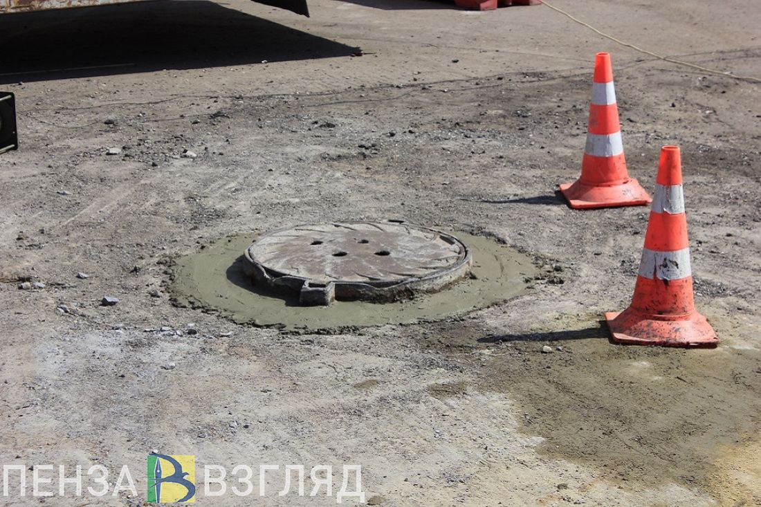 «Гранта» провалилась». Очевидцы сообщают об открытом люке в центре Пензы