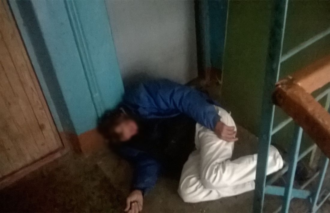 «Куда обратиться?» На крыше многоэтажки в Пензе завелись бомжи
