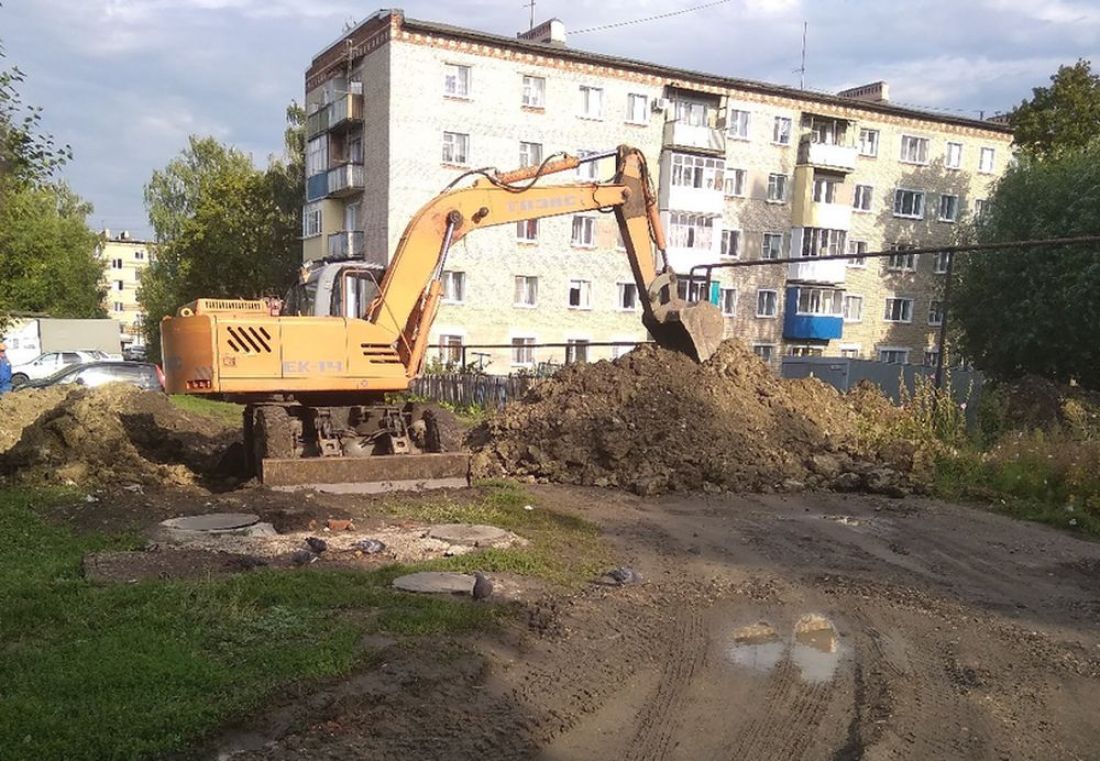 В Кузнецке жильцов многоквартирного дома «заперли» во дворе. Фото