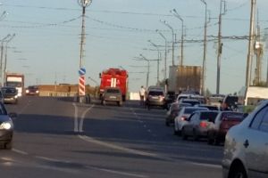 В Пензе на проспекте Победы в результате ДТП загорелся автомобиль