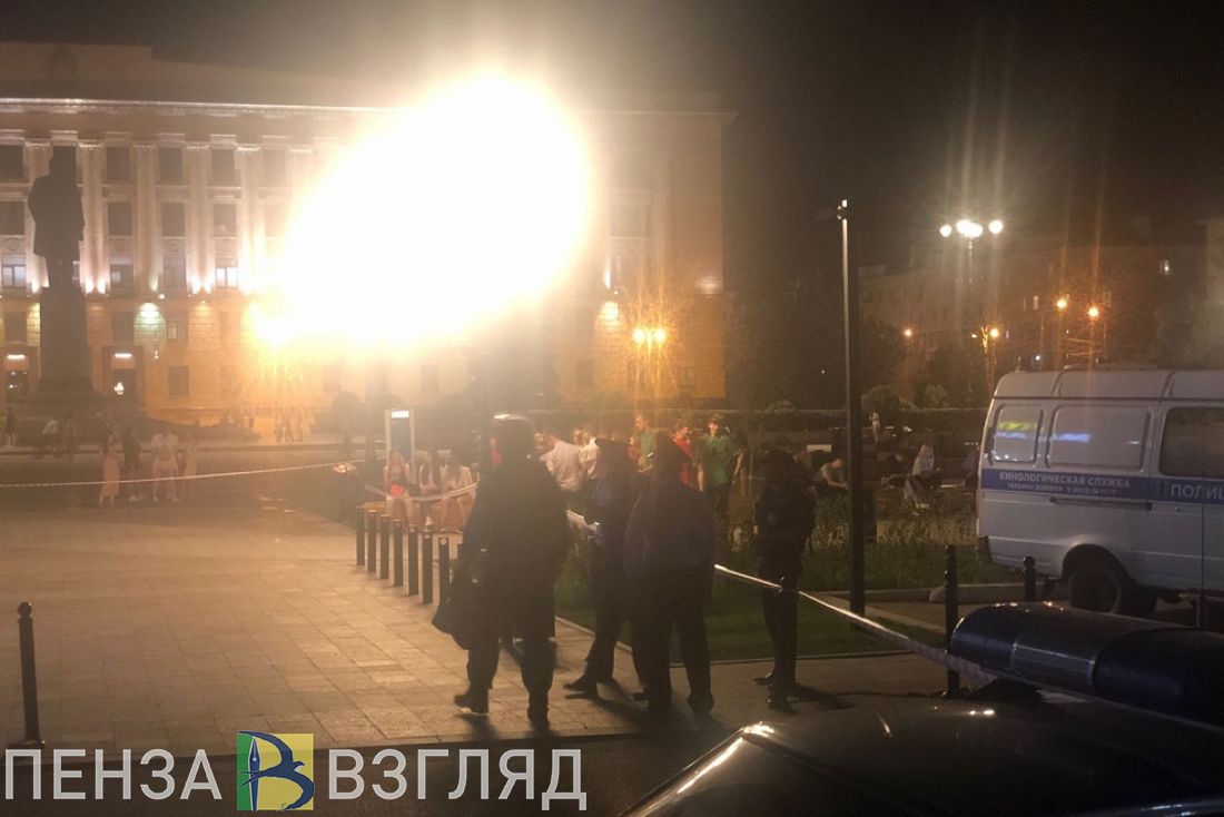 Оцепление «Макдональдса», падение в котлован и смешной гриб: новости за 16 августа