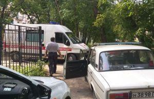 На улице Московской в Пензе машина «скорой помощи» не могла проехать к пациенту
