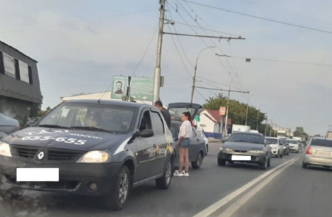 «Все стоит». На Сурском мосту в Пензе авария спровоцировала пробку