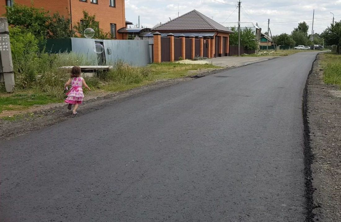 Жительница Пензы 25 лет ждала на своей улице новый асфальт, но разочаровалась
