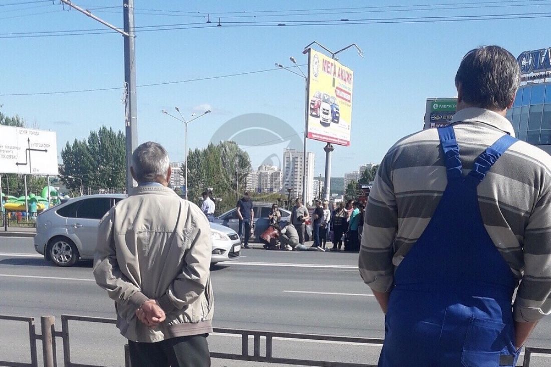 «Что случилось?» В пензенской Терновке на проезжей части лежит человек