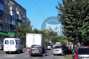 На улице Циолковского в Пензе две легковушки угодили в ДТП