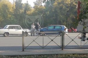 «Прямо как в GTA». В пензенском Арбекове произошла нелепая авария