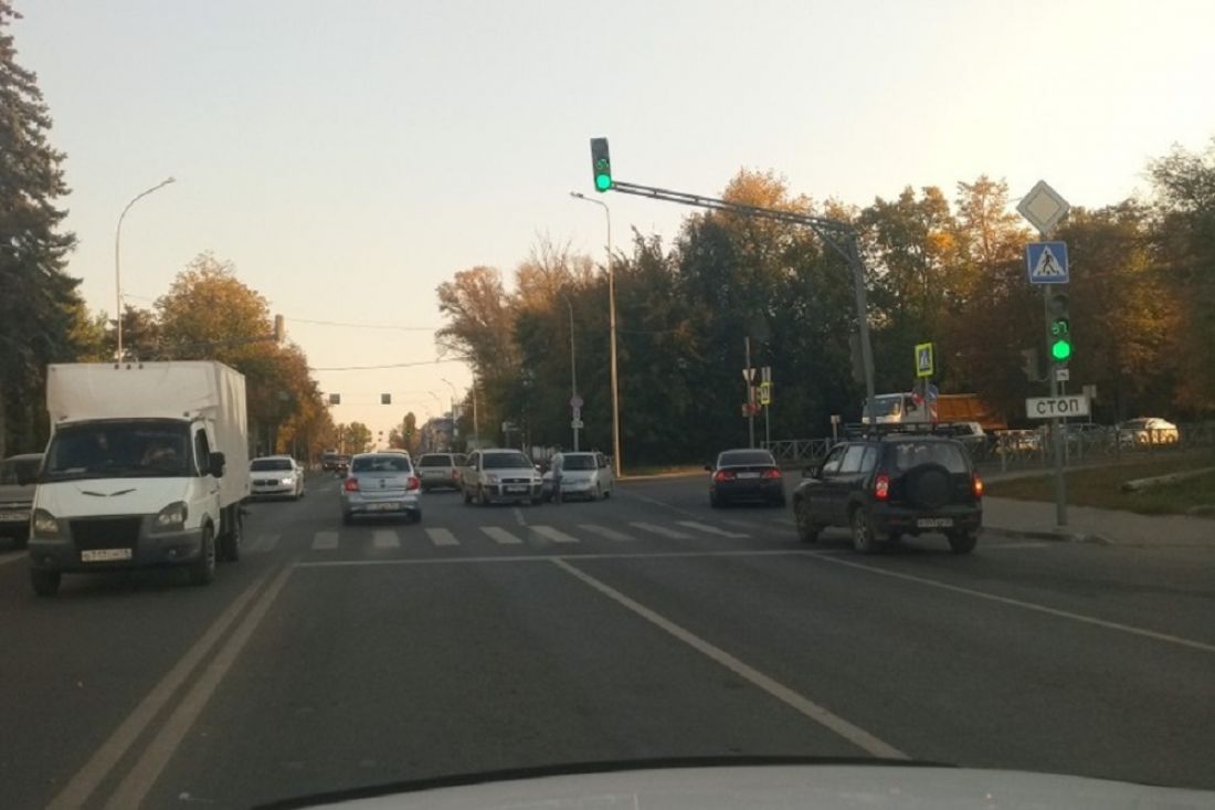 На улице Гагарина в Пензе «ВАЗ» протаранил иномарку