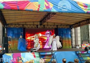 Пенза превратилась в театральную площадку под открытым небом