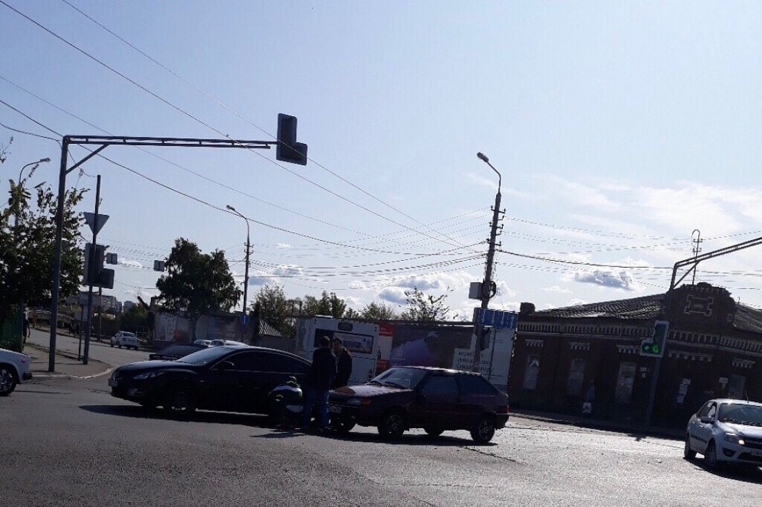 В центре Пензы случилось ДТП с тремя машинами