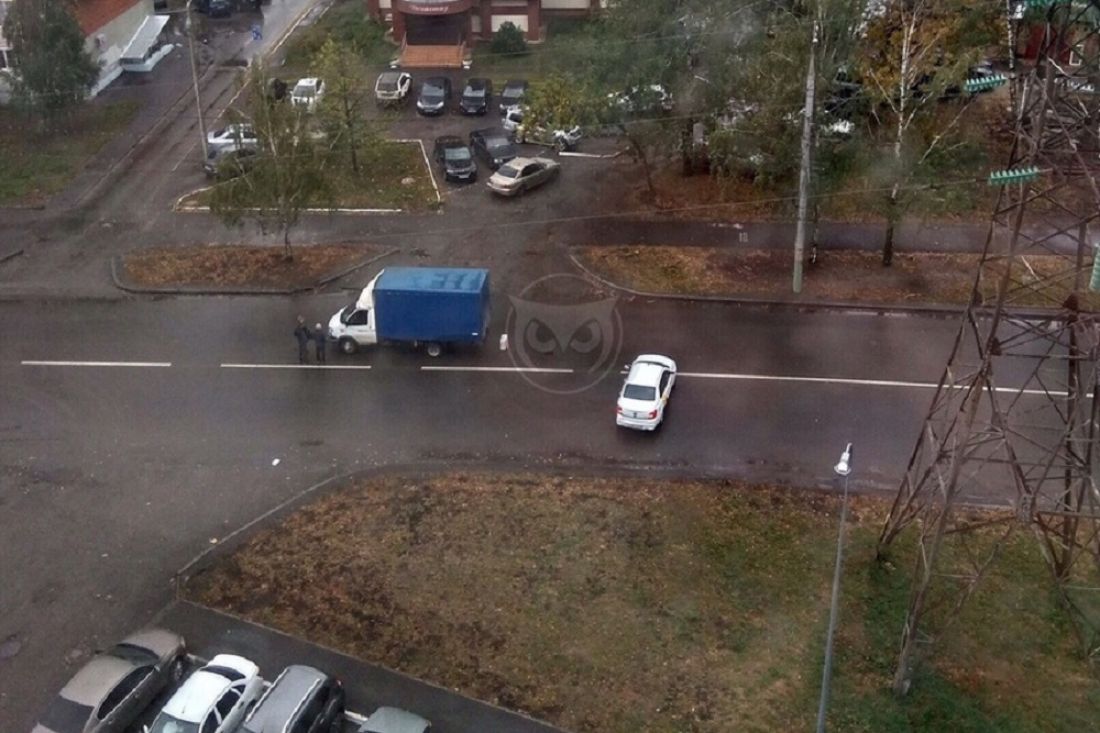 В Пензе легковушка встала поперек дороги после ДТП с «ГАЗелью»