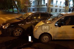 «Классика!» «Яндекс. Такси» и иномарка жестко столкнулись в Пензе