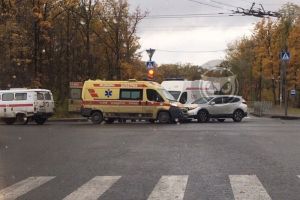 «Скорые» на месте. На Окружной в Пензе произошла авария