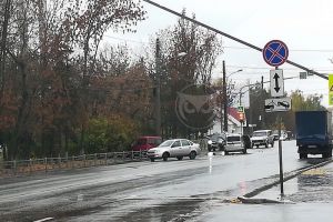 «ВАЗ» выбросило на «встречку» в результате ДТП в центре Пензы