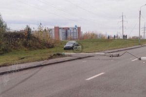 Появилось фото с места ДТП со столбом в Пензе