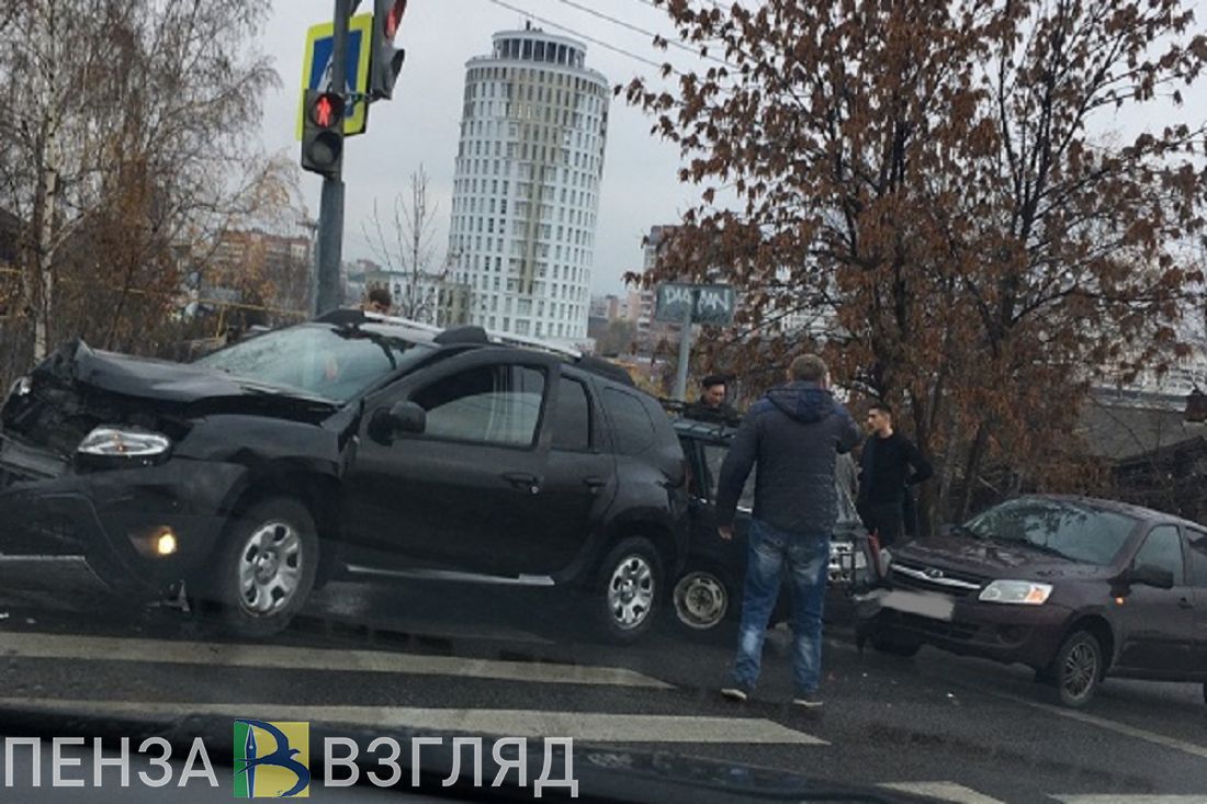 Жесткая авария в центре, вызов обществу и найденная пенсионерка: новости Пензенской области за 22 октября