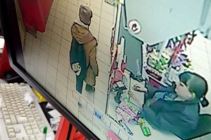Пензенец ищет школьника, который расплатился в магазинах его картой