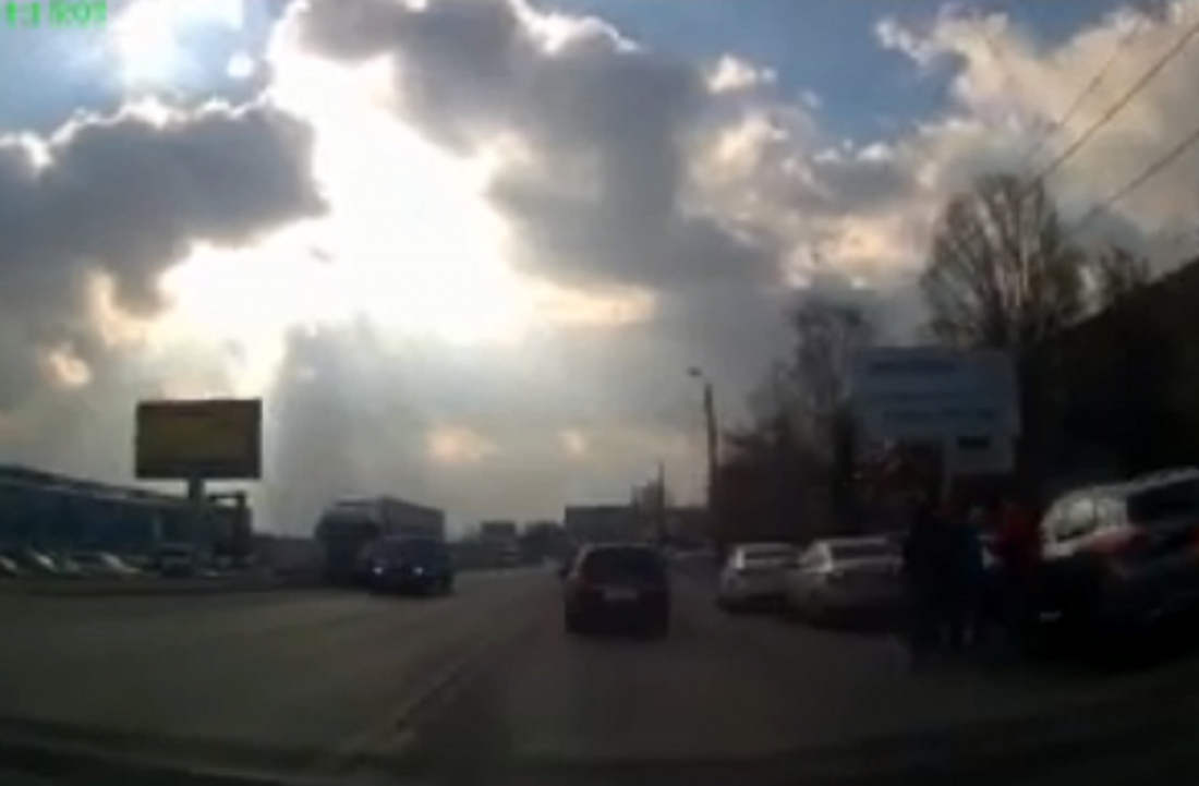 ДТП в пензенском микрорайоне Север попало на видео