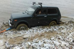 На Сурском водохранилище намертво застрял пензенский рыбак. Фото