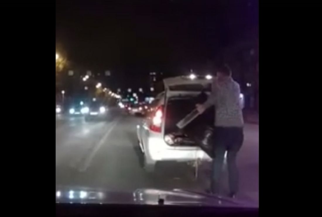В Пензе из машины «убежал» сабвуфер. Видео
