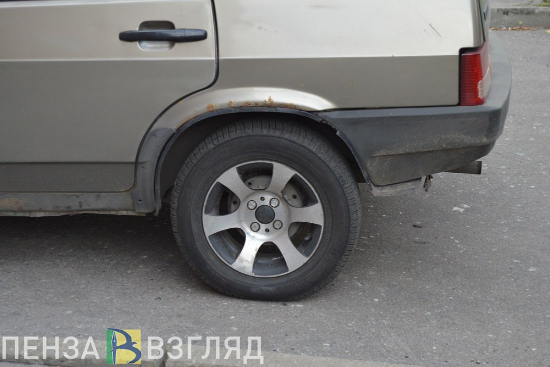 В Пензенской области «девятка» снесла дорожное ограждение
